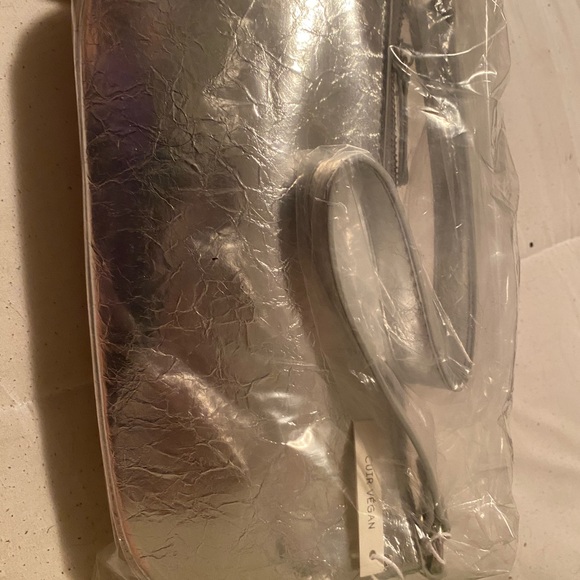 Urban outfitters vegan baguette bag - Picture 3 of 4